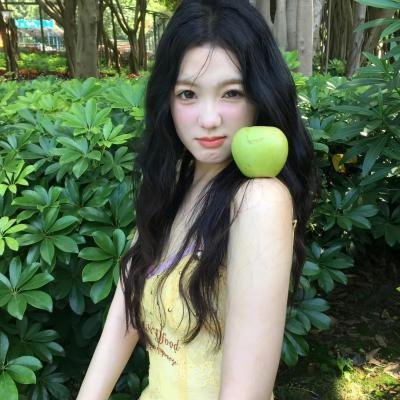 与凤飞
